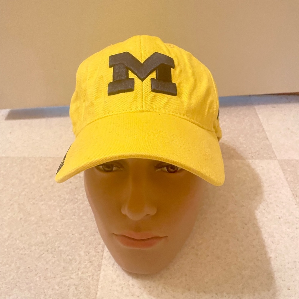 Michigan Wolverines Russell Adjustable Hat